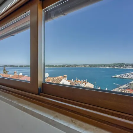 Stella Sea View Apartment *