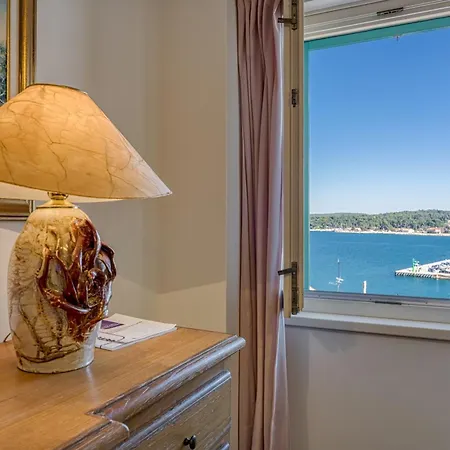 Stella Sea View
