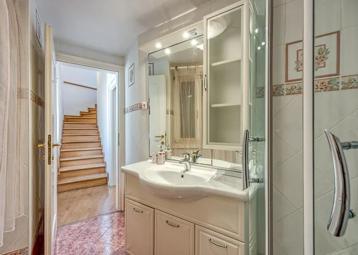 Stella Sea View 로비니